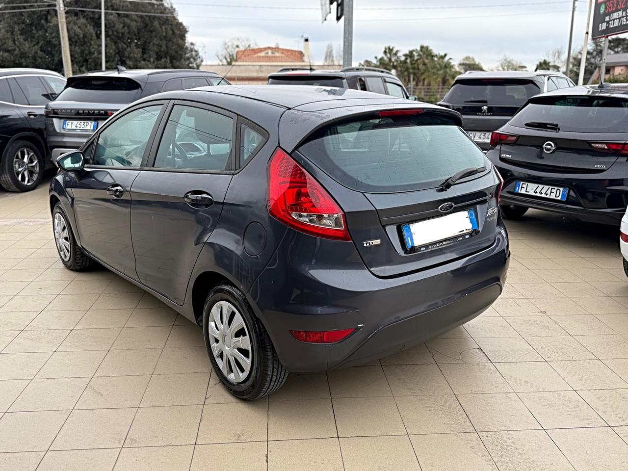 Ford Fiesta 1.4 TDCi 68CV 5 porte Titanium