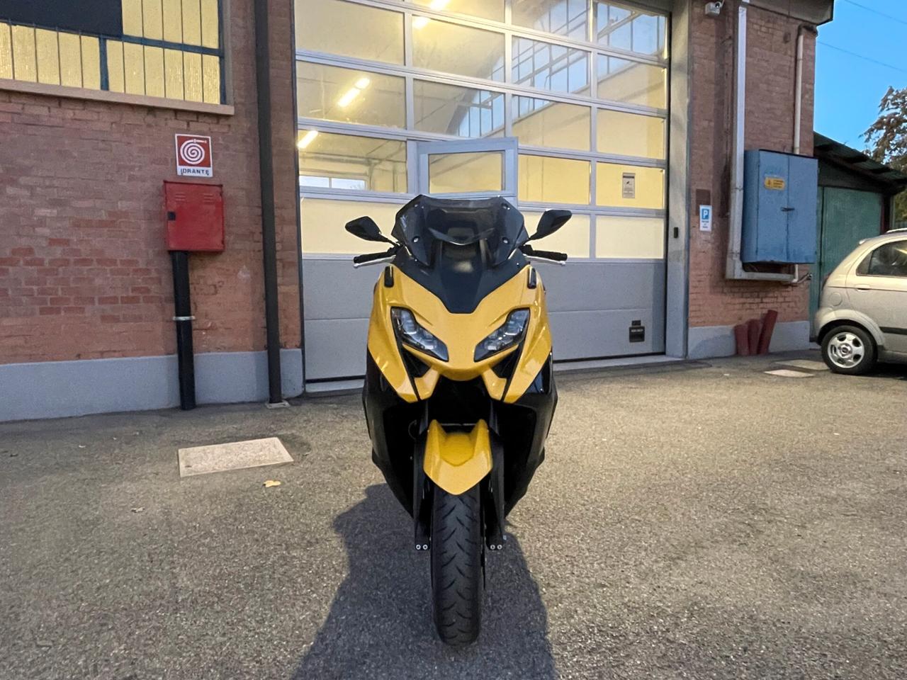 Yamaha TMAX 560 2022- PARI AL NUOVO