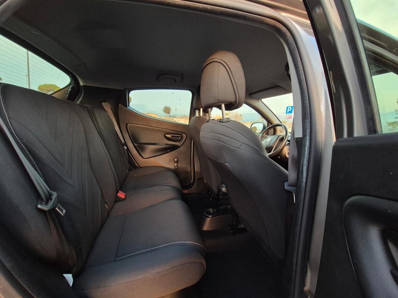 Lancia Ypsilon 1.0 FireFly 5 porte S&S Hybrid Ecochic Gold