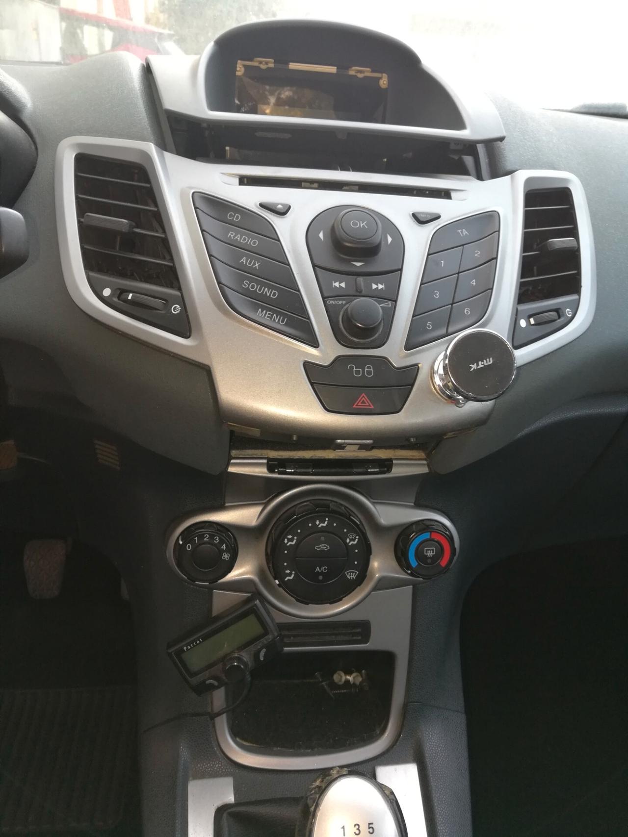 Ford Fiesta 1.4 GPL MOTORE ROTTO