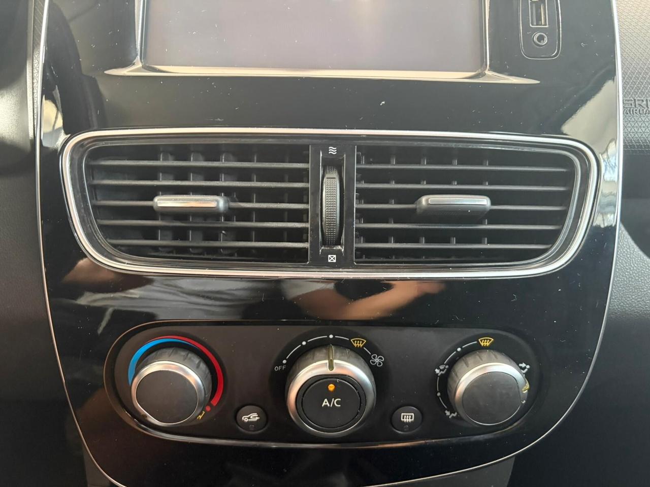 Renault Clio dCi 8V 75 CV 5 porte Moschino Life
