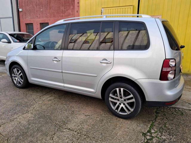 VOLKSWAGEN Touran 2.0 16V TDI Highline 7 posti neopatentati