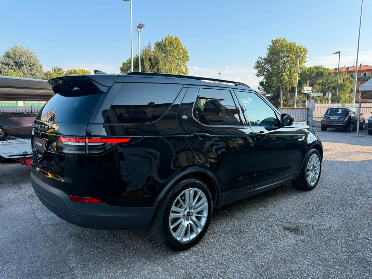 Land Rover Discovery 2.0 TD4 180 CV SE 7 POSTI