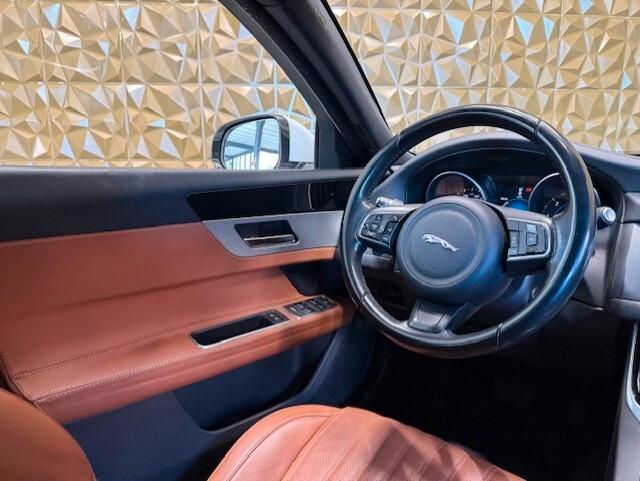 Jaguar XF 2.0 D 180 CV AWD aut. Prestige