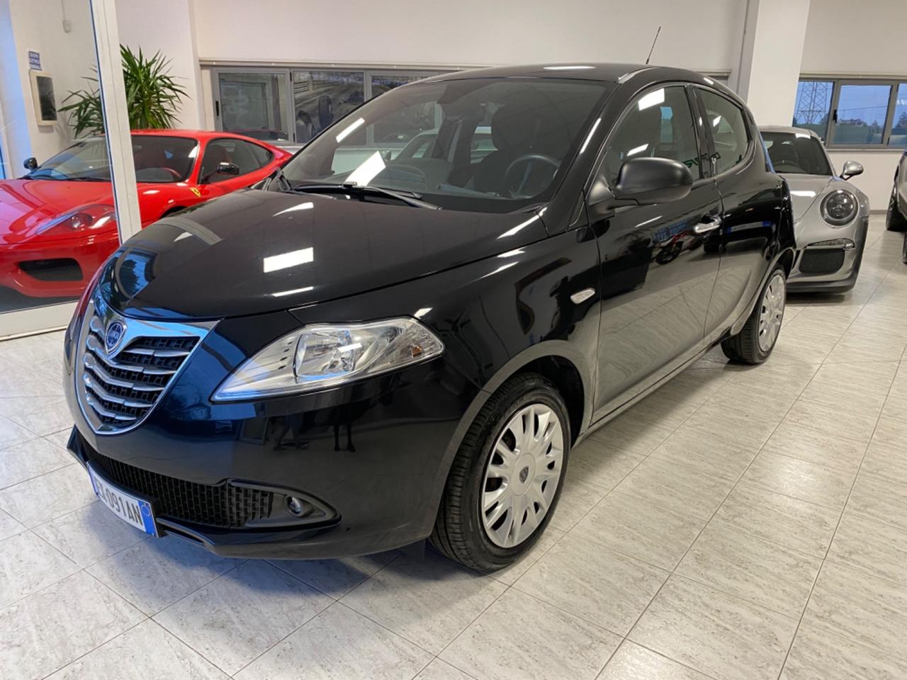 Lancia Ypsilon 1.2 69 CV 5 porte Silver