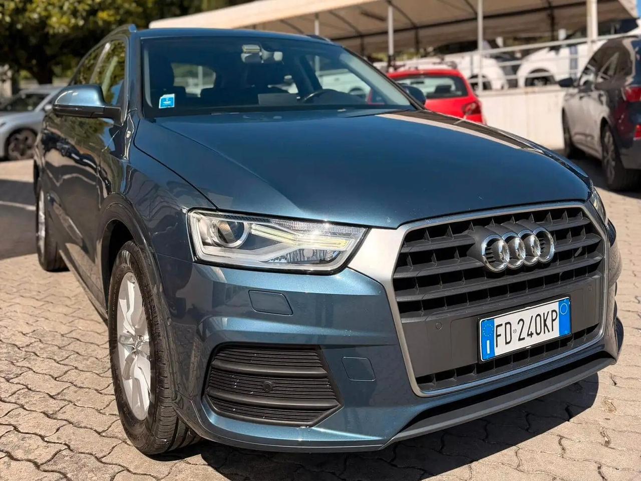 Audi Q3 2.0 TDI 120 CV Business