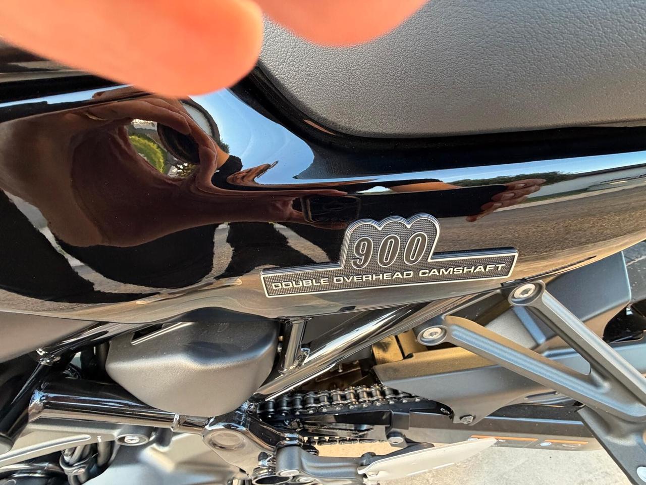 Kawasaki Z 900 RS Black ball edition