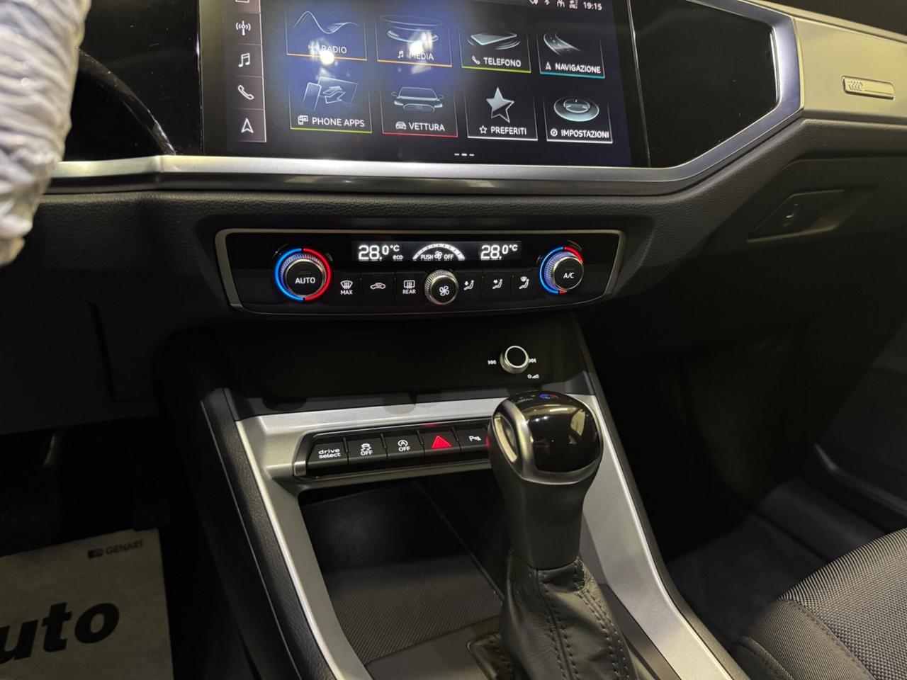 AUDI Q3 SPB 35 TDI S TRONIC IDENTITY BLACK - MY21