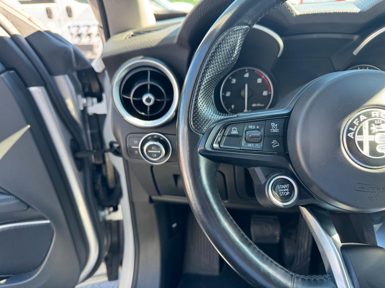 Alfa Romeo Stelvio 2.2 Turbodiesel 160 CV AT8 RWD Business