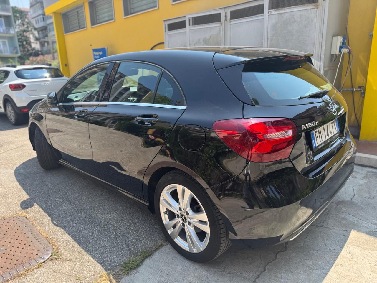 Mercedes-benz A 180 A 180 d Premium