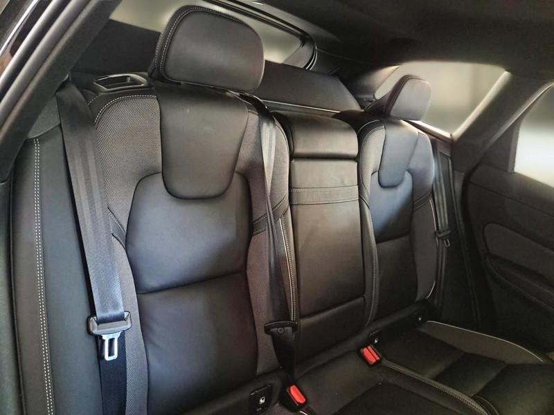 VOLVO XC60 B4 D AWD automatico R-Design