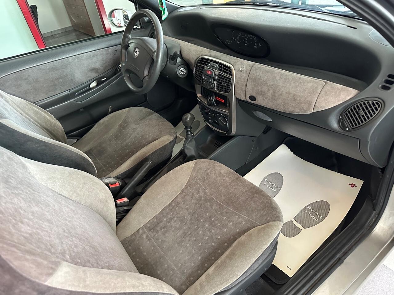 Lancia Ypsilon 1.2 Argento