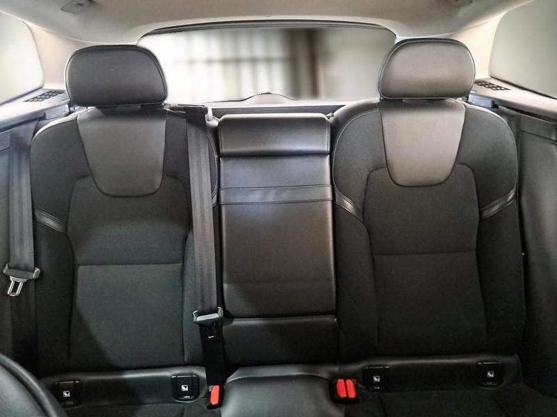 VOLVO XC60 D4 GEARTR. MOMENTUM SUV