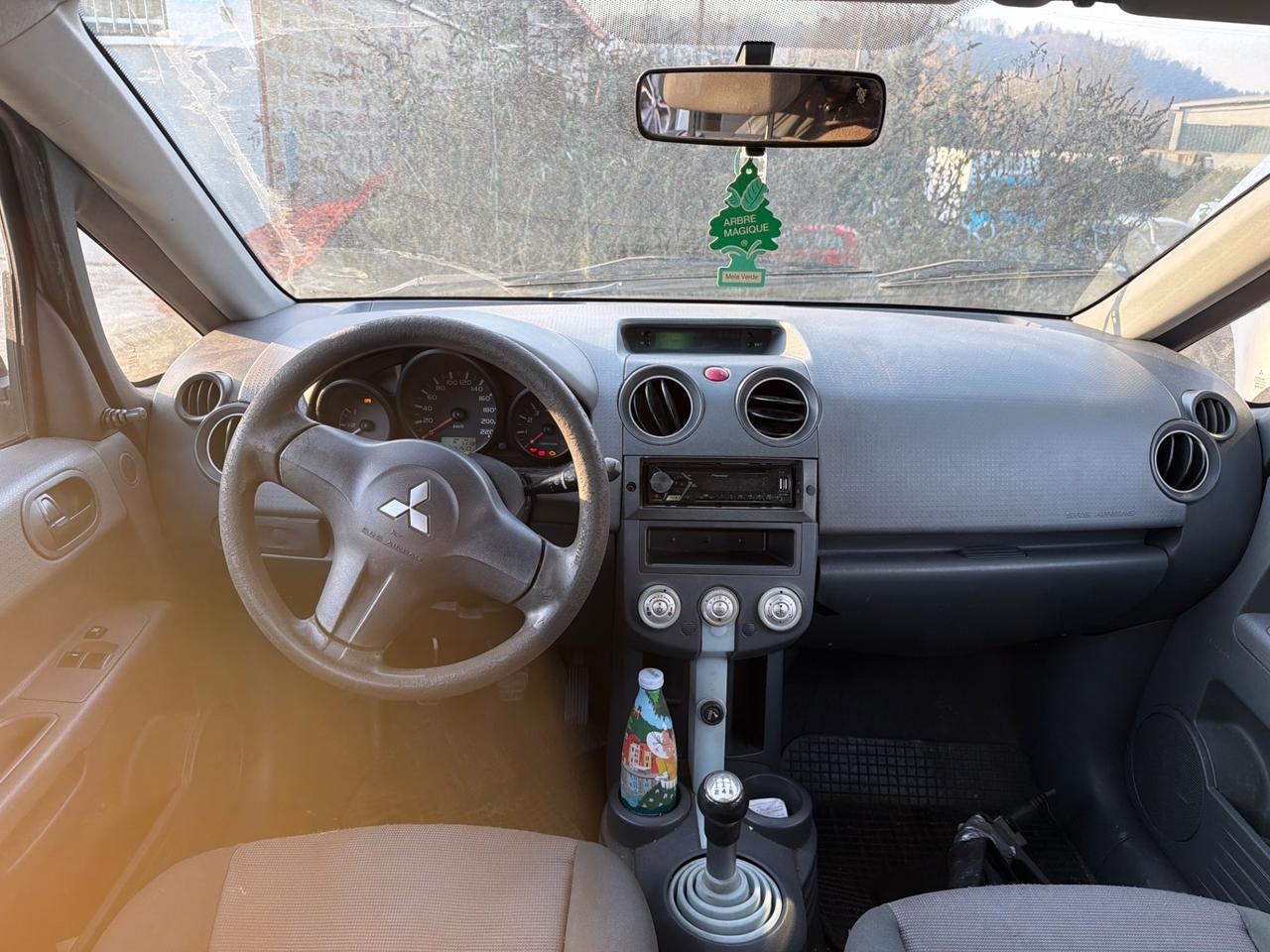 Mitsubishi Colt 1.1 12V 5p. Invite