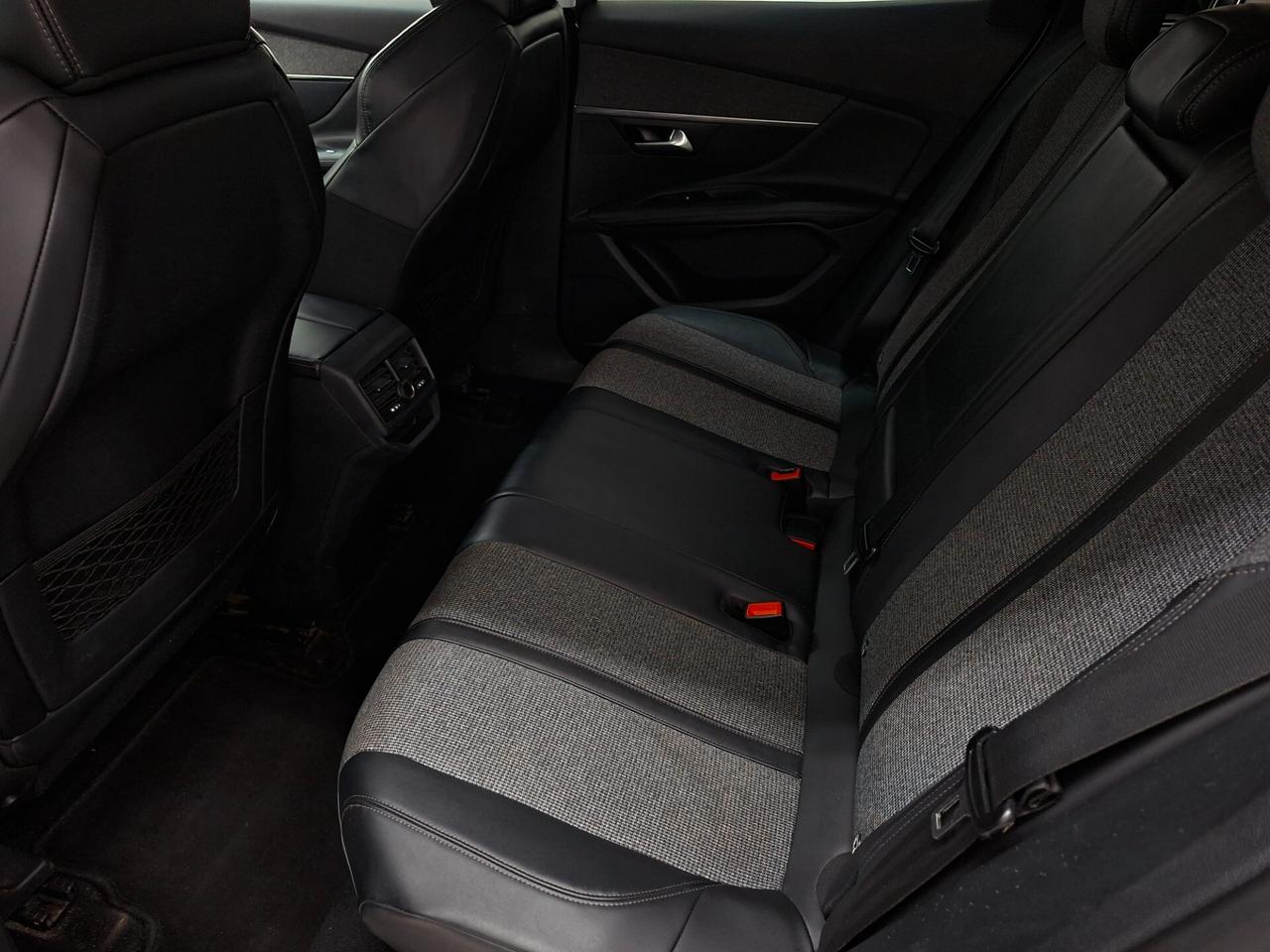 Peugeot 3008 Allure 1.6 BlueHDi 120cv