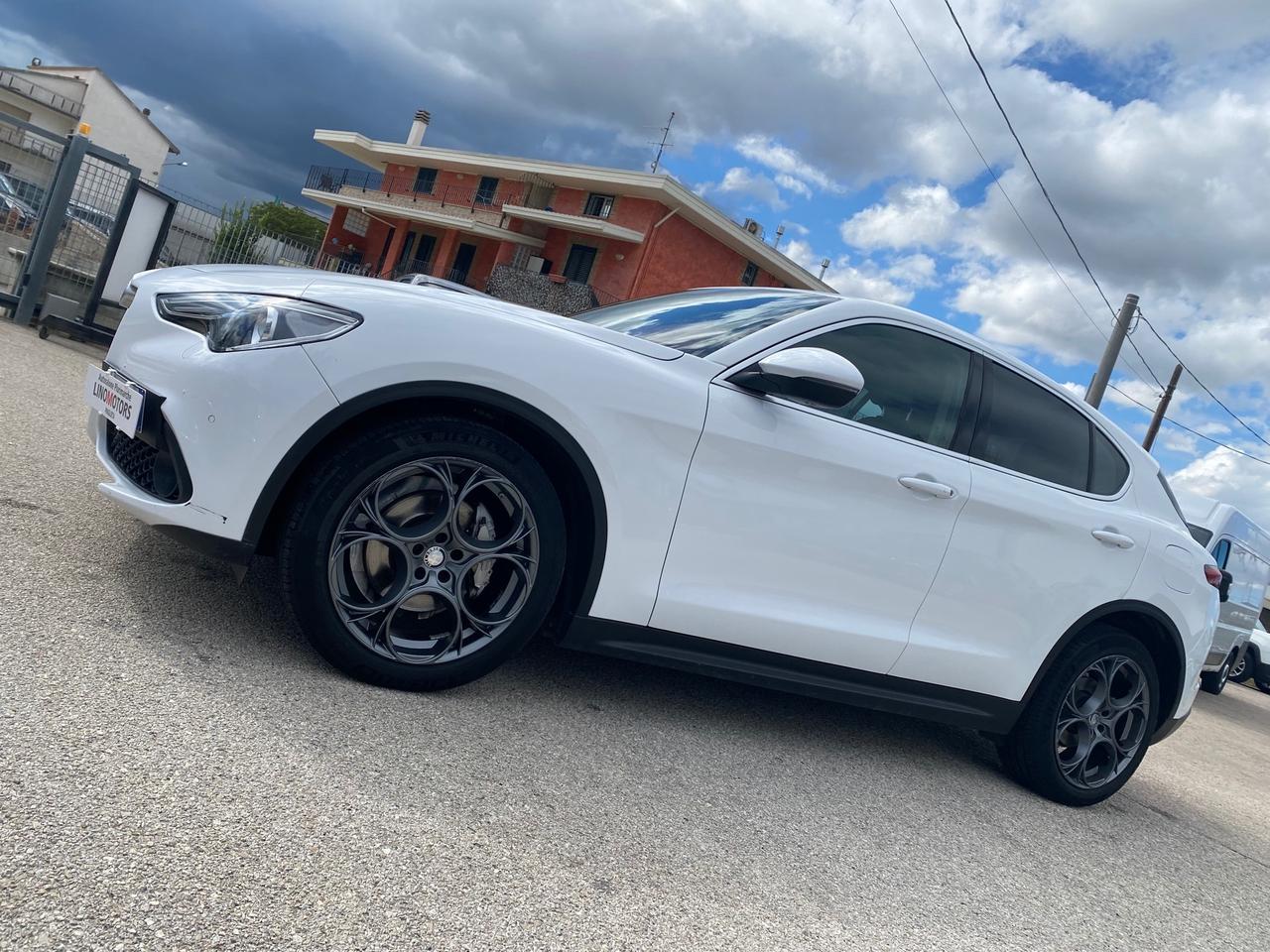 Alfa Romeo Stelvio 2.2 Turbodiesel 180 CV AT8 RWD Executive