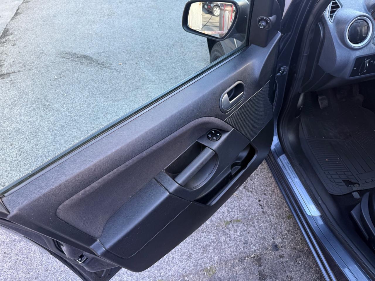 Ford Fiesta 1.6 TDCi 5p. Ghia