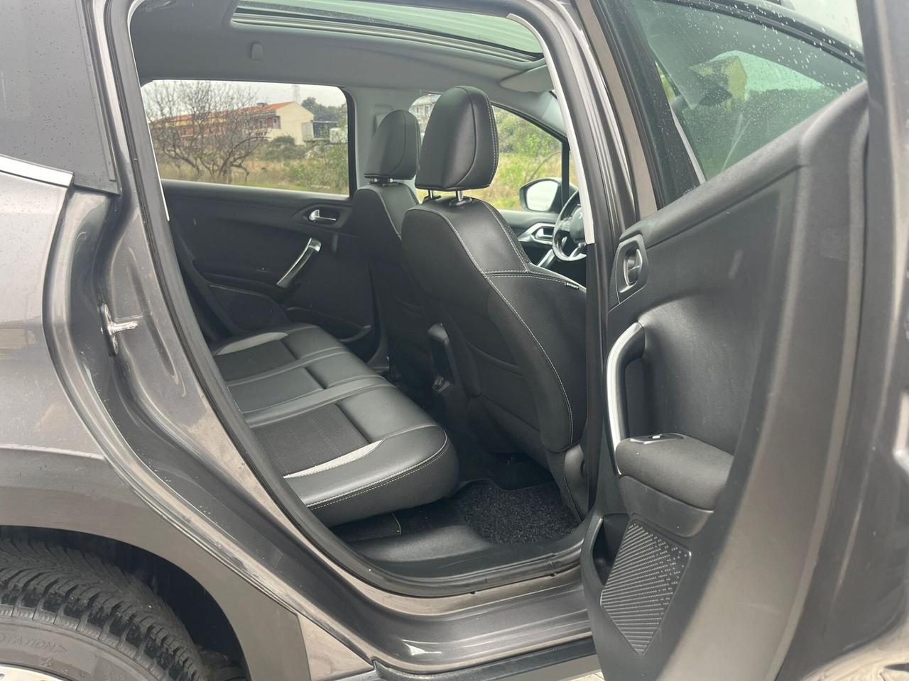 Peugeot 2008 1.6HDI FULLOPTIONAL 2017