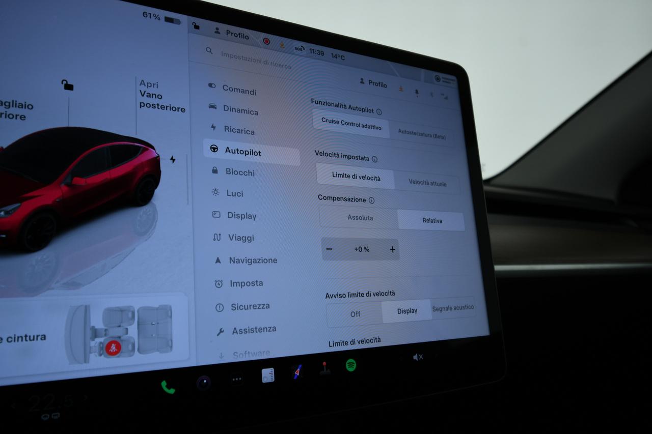TESLA Model Y Performance Dual Motor awd +AUTOPILOT