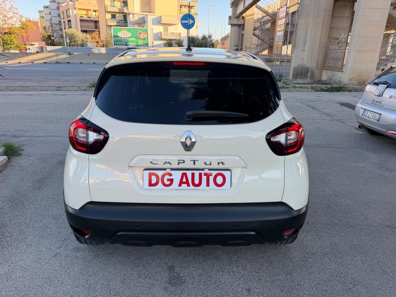 Renault Captur dCi 8V 90 CV EDC Sport Edition