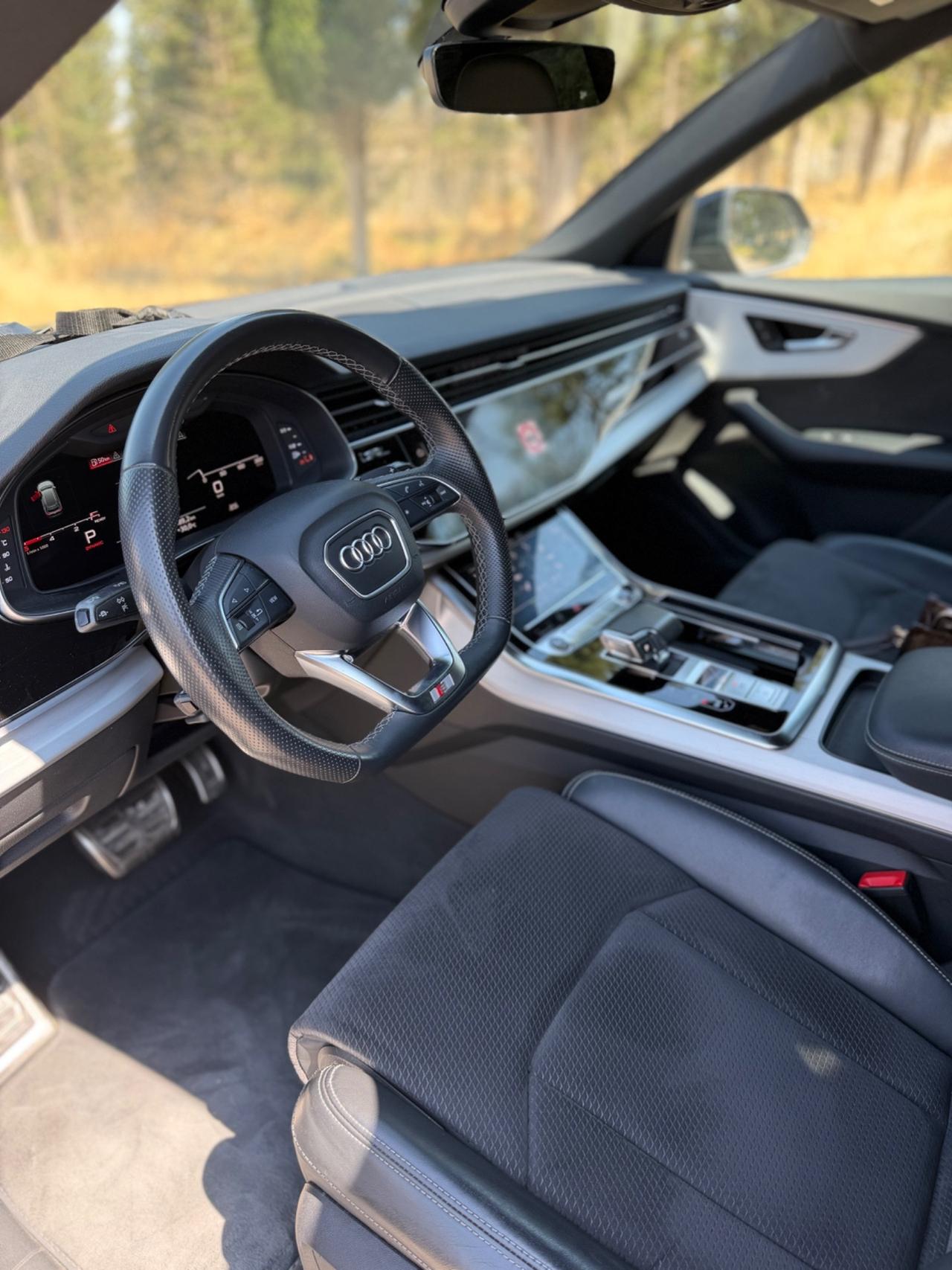 Audi Q8 50 TDI 286 CV quattro S-line identity BLACK