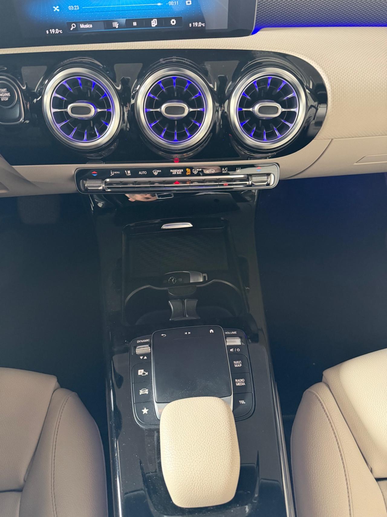 Mercedes-benz A 250 e hybrid EQ Premium