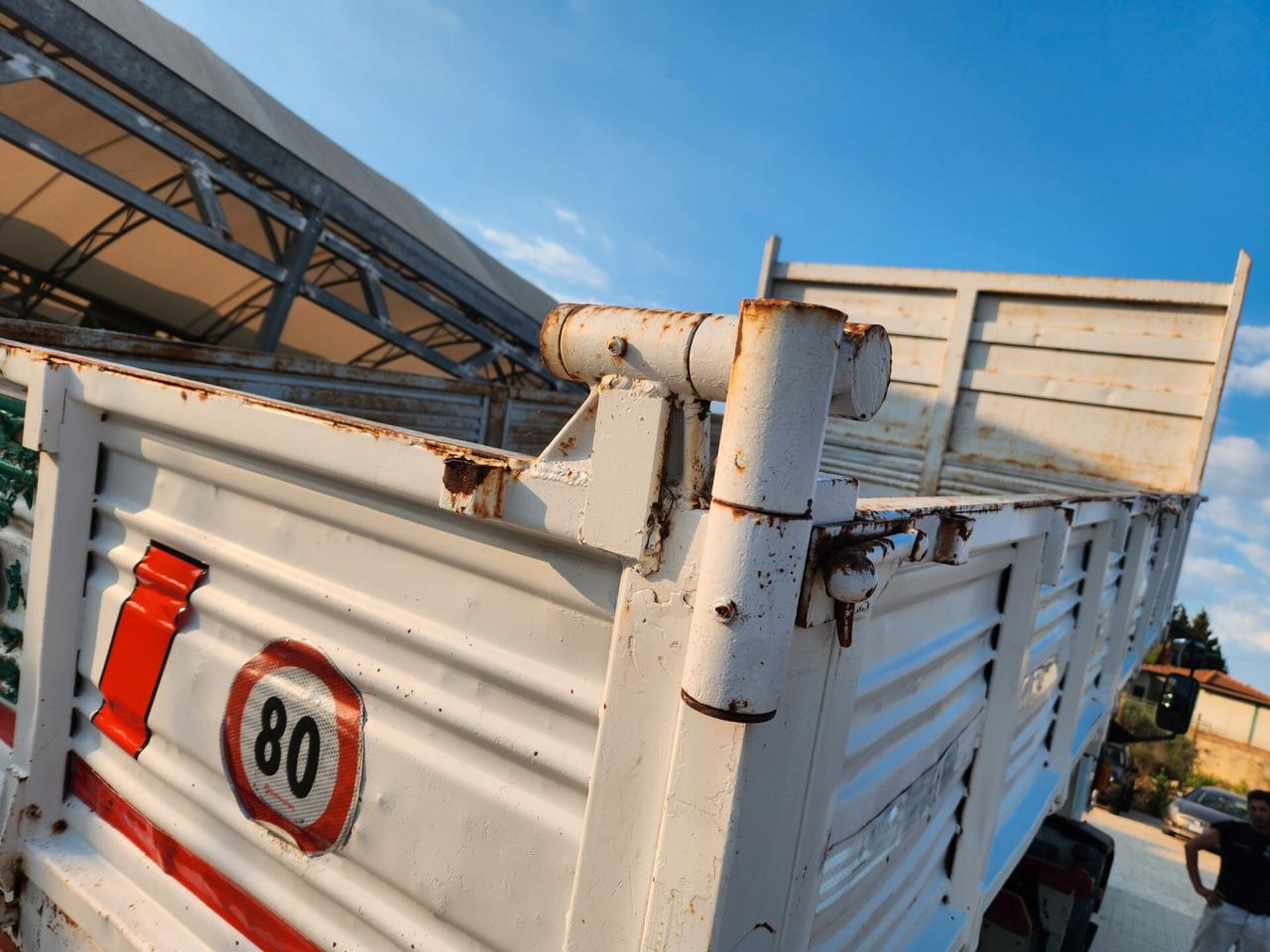 150E24 TIPPER RIBALTABILE TRILAT