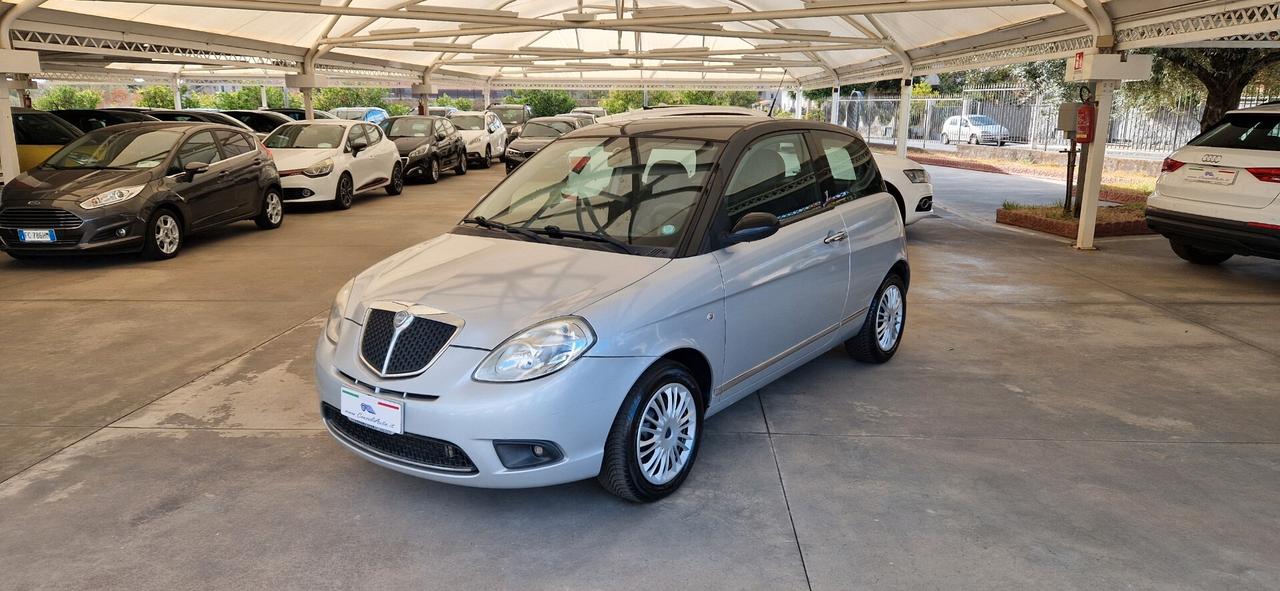 Lancia Ypsilon 1.3 Mjt 75cv BiColore