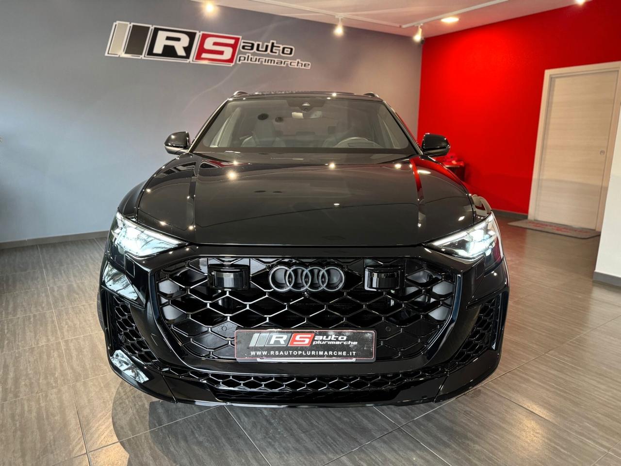 Audi RS Q8 quattro V8 tiptronic