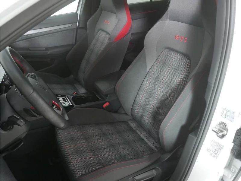 Volkswagen Golf 2.0 TSI GTI DSG Black Style LED 18" Camera