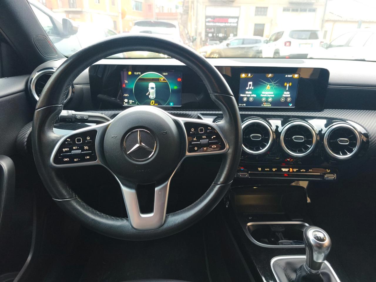 Mercedes A 180d Motore Mercedes 2.0