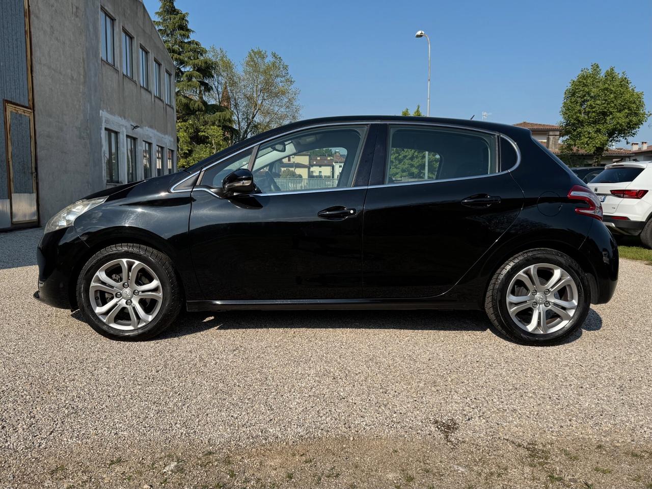 Peugeot 208 5p 1.2 puretech Allure E6 | UNICO PROPRIETARIO