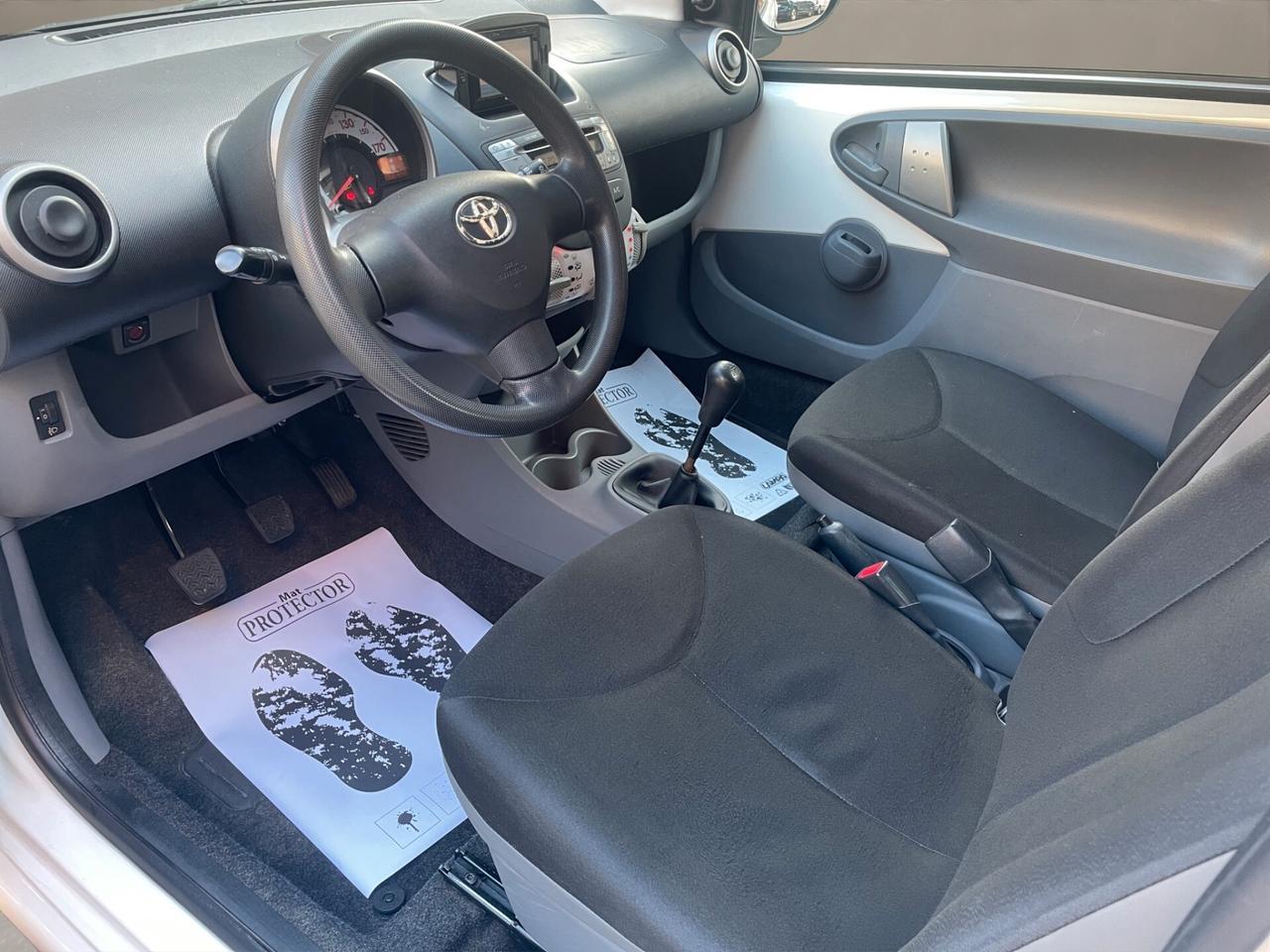 Toyota Aygo UNICO PROPRIETARIO - NEOPATENTATI