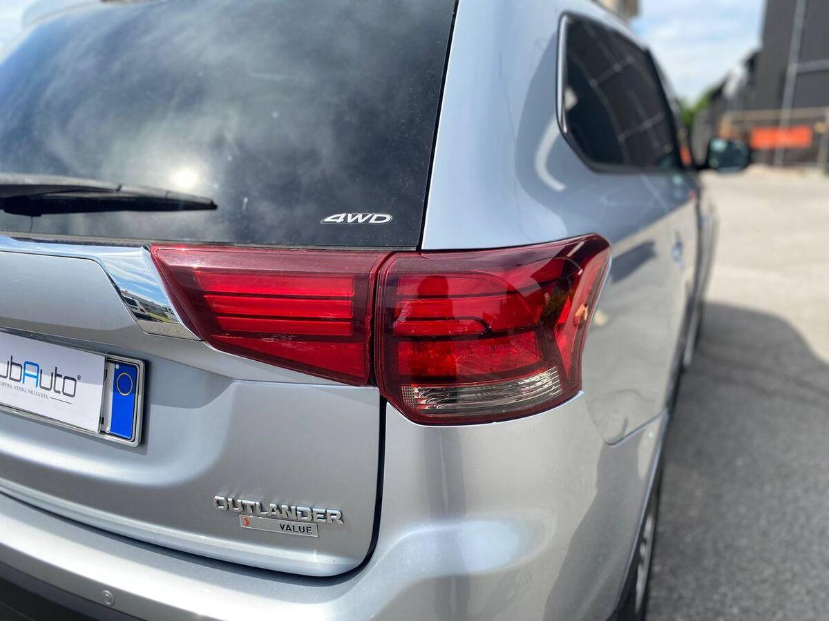 Mitsubishi Outlander Outlander 2.2 Intense awd 5p.ti