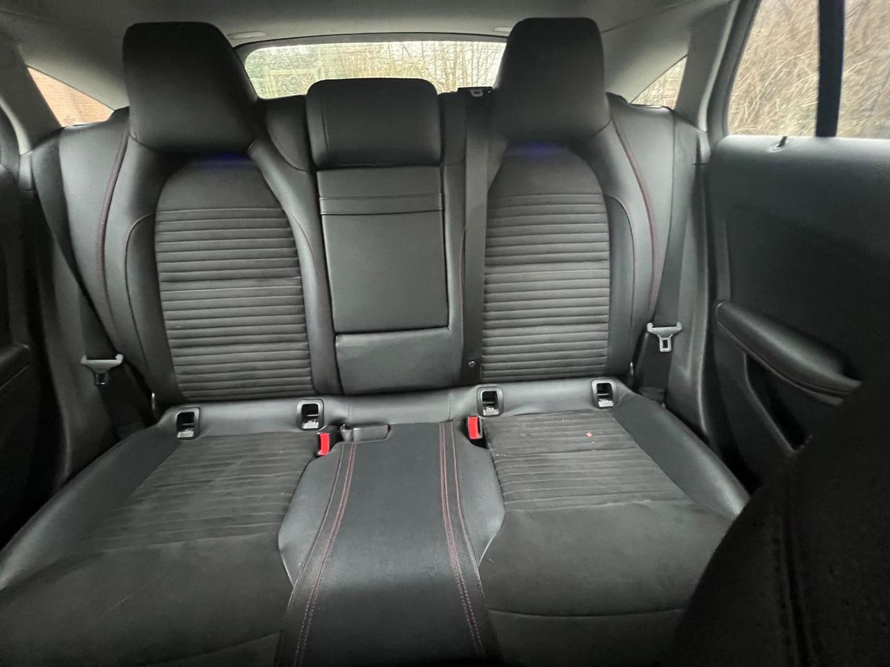 Mercedes-Benz CLA 200 Premium CLA 200 D #9329