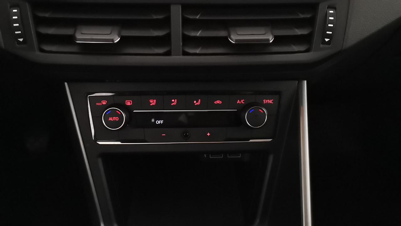 VOLKSWAGEN Polo VI 2017 - Polo 5p 1.0 tgi Trendline 90cv my19