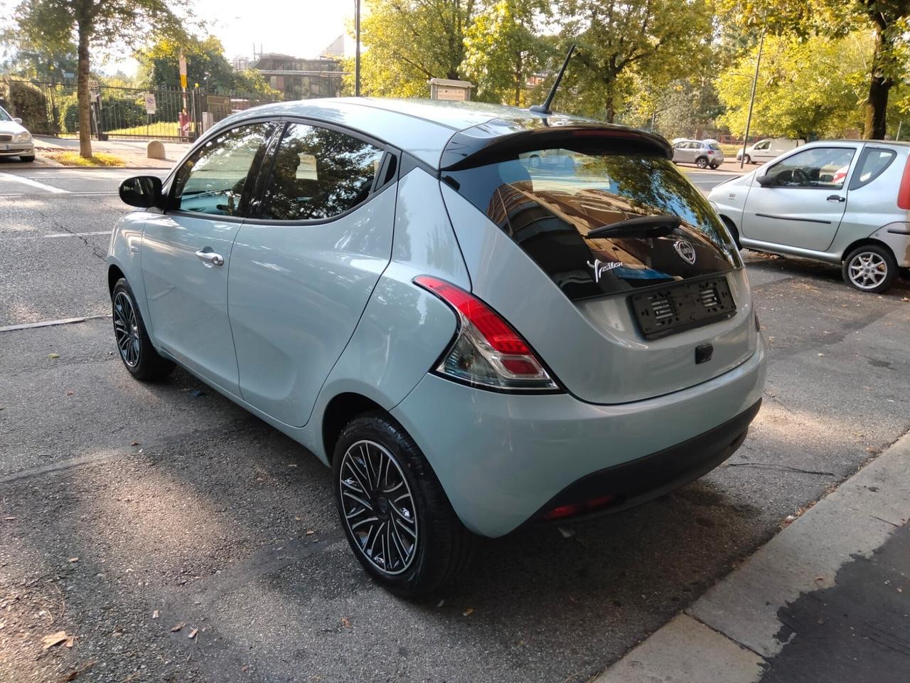 Lancia Ypsilon 1.0 FireFly 5 porte S&S Hybrid Ecochic Gold Plus