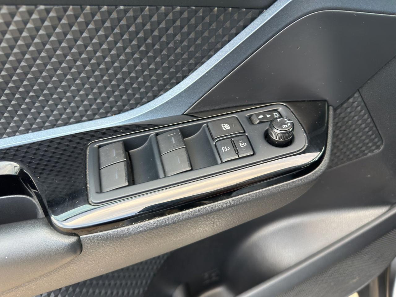 Toyota C-HR 2.0 Hybrid Dynamic Force® cambio