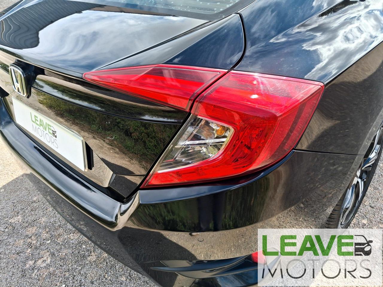 Honda Civic 1.6 Executive (M1598)