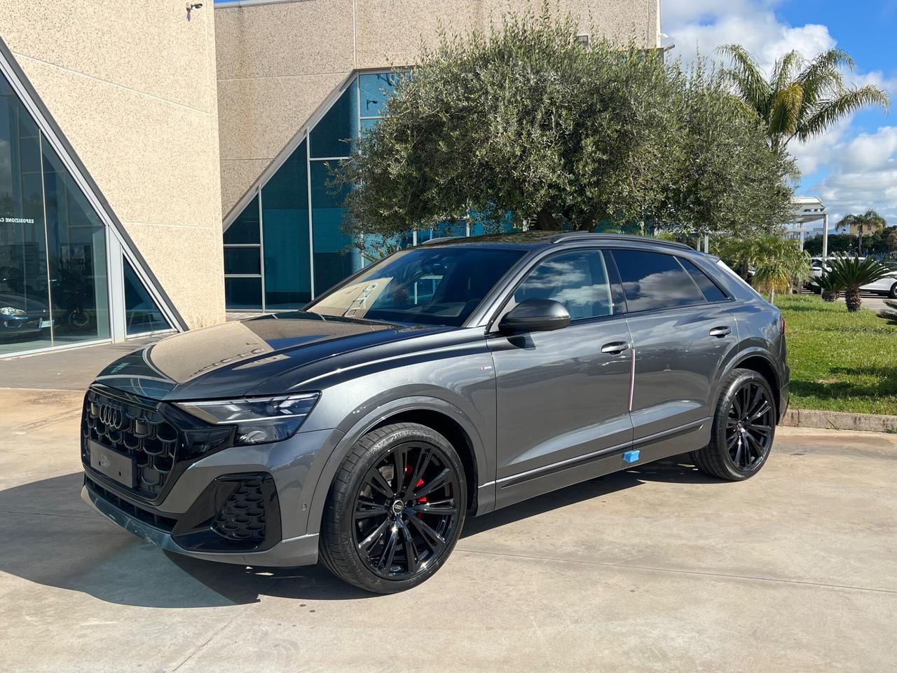 Audi Q8 SUV TDI quattro 210 kW tiptronic S line edition Possibilità noleggio no scoring