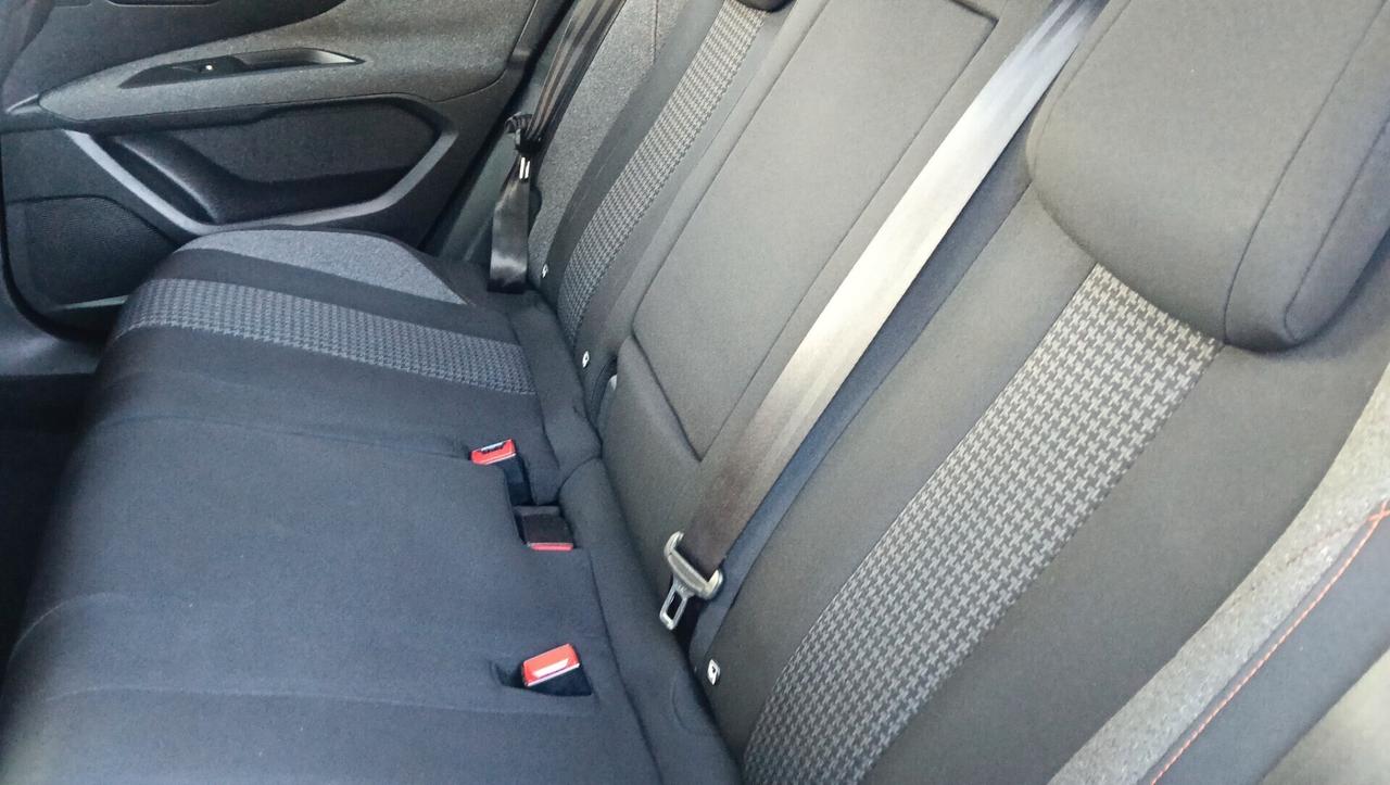 PEUGEOT 3008 1.2 BENZ-NAVI-PREZZO PROMO!