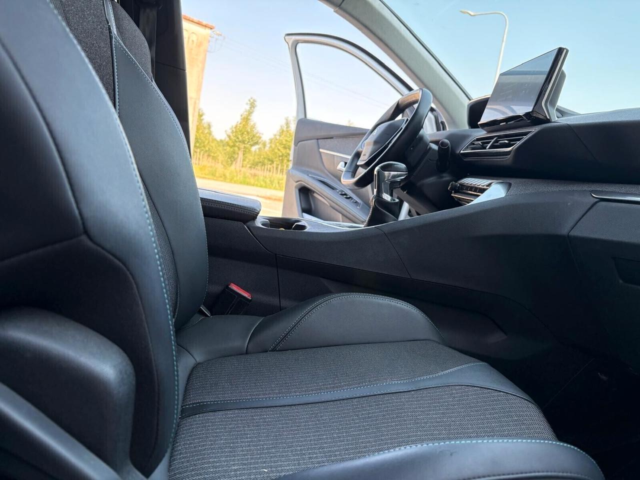 Peugeot 3008 ALLURE PACK BlueHDi 130 6mt SPOTICAR