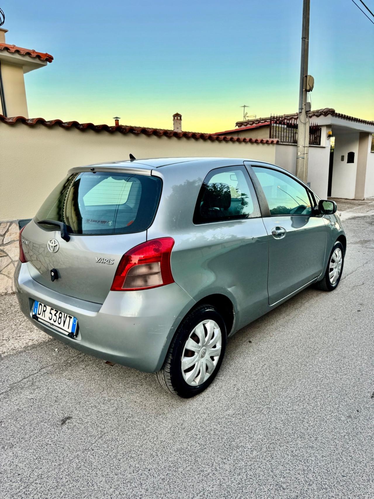 Toyota Yaris 1.3 3 porte unico proprietario