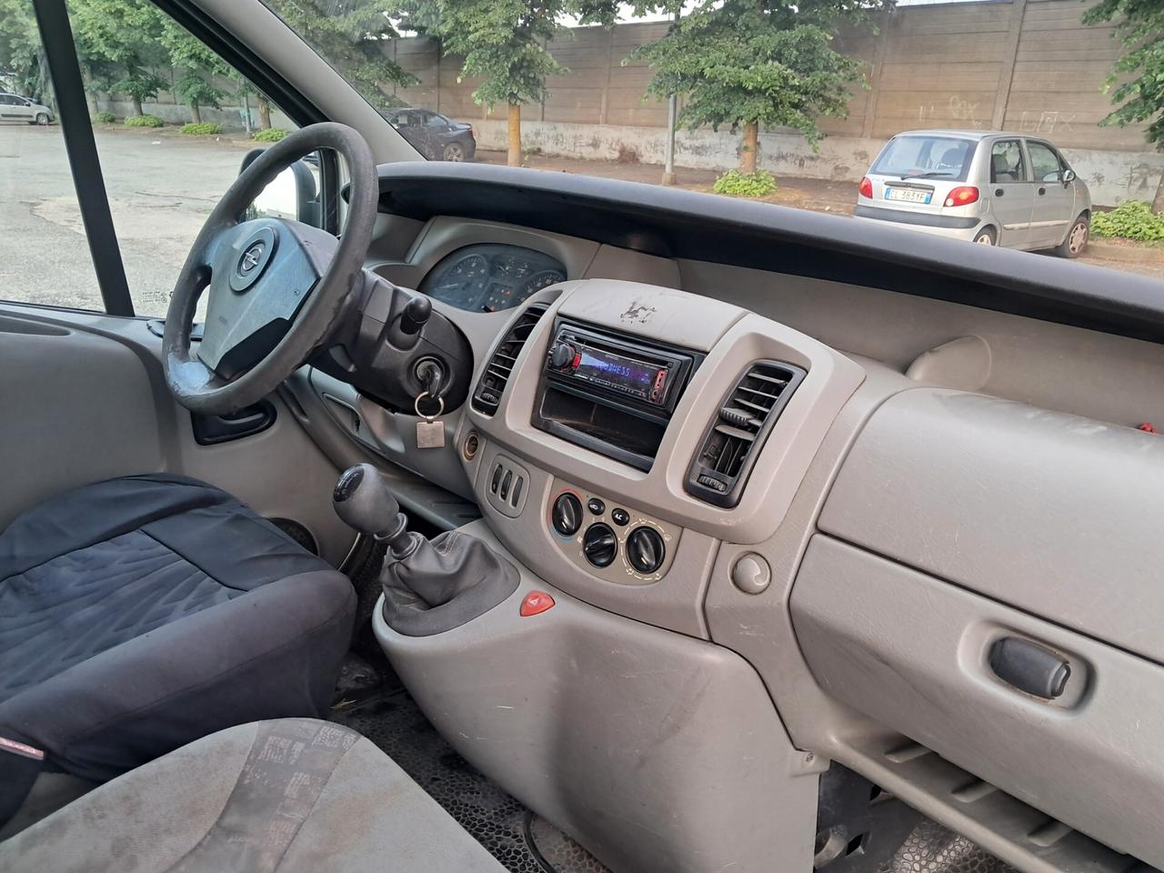 VIVARO 6 POSTI AUTOCARRO