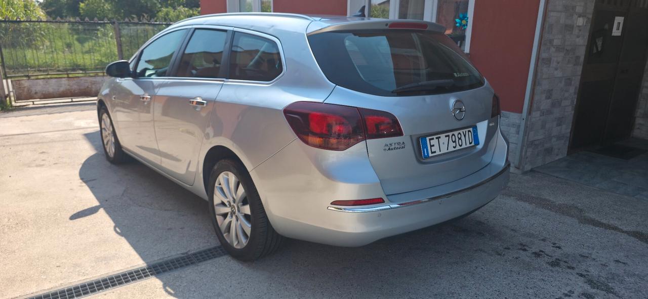 Opel Astra 1.7 CDTI 130CV Sports Tourer Cosmo
