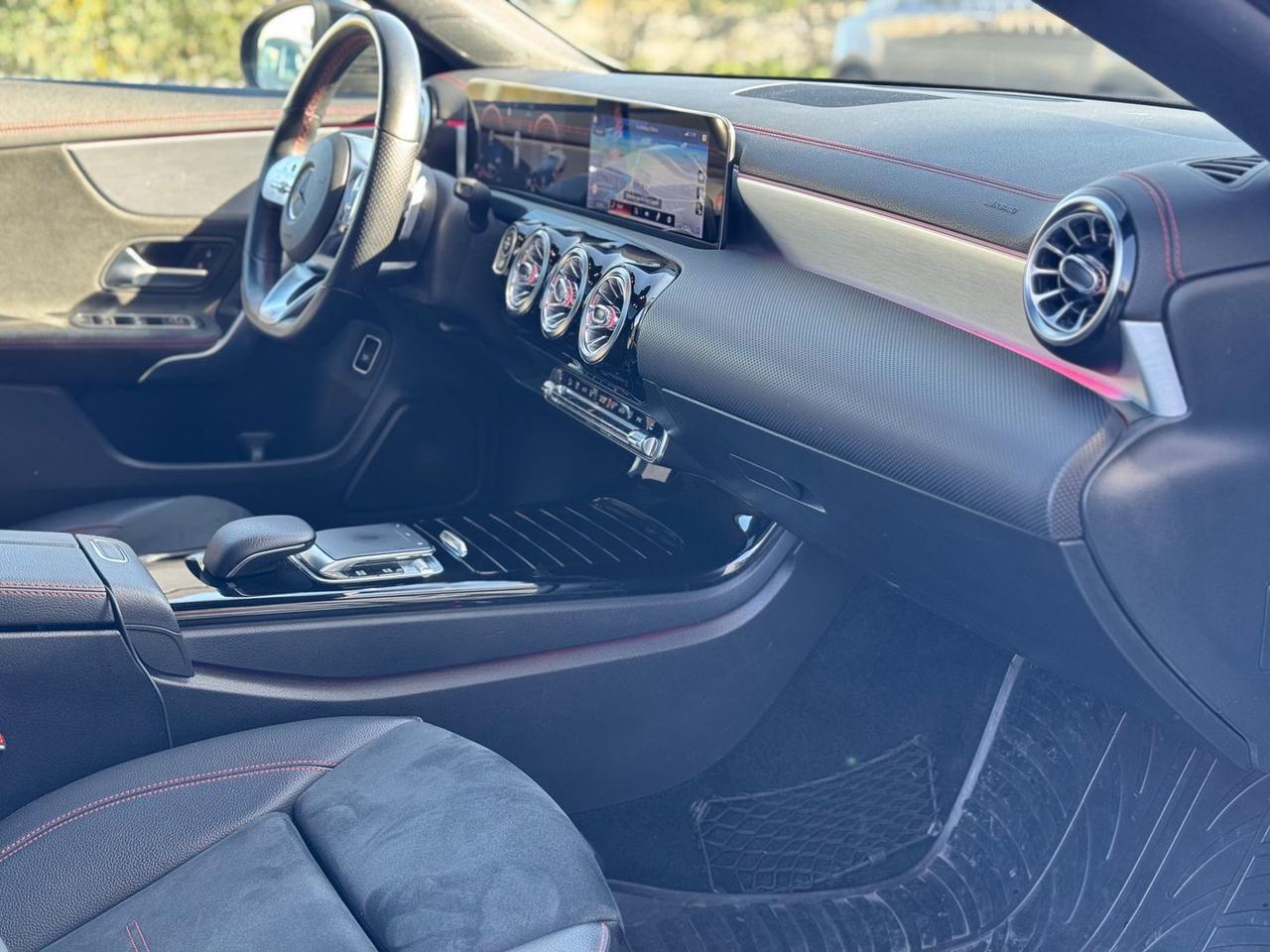 Mercedes-Benz CLA 200 Premium Shooti #9317