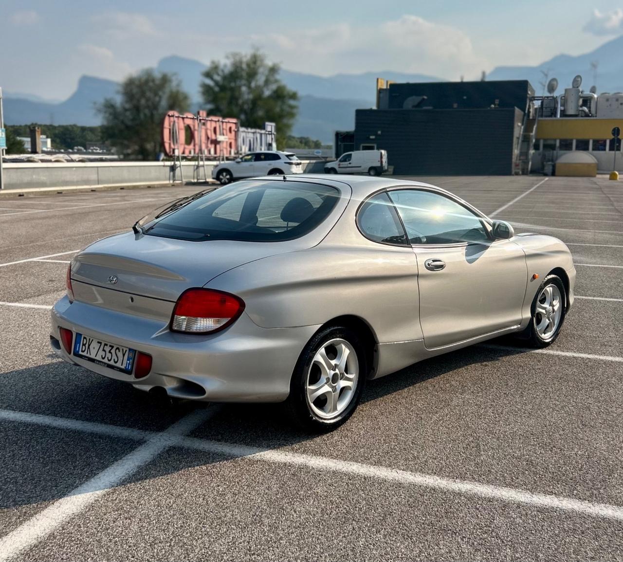 Hyundai Coupe 1.6i 16V Air Edition Neopatentati