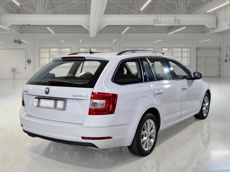 SKODA OCTAVIA WAGON 1.6 TDI EXECUTIVE