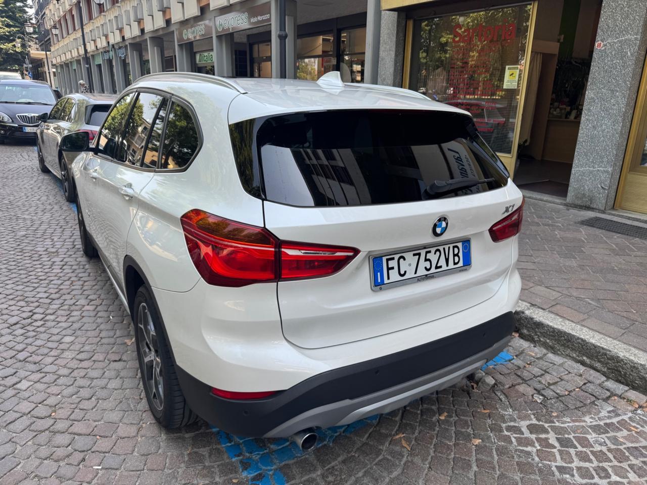Bmw X1 sDrive18d automatica full