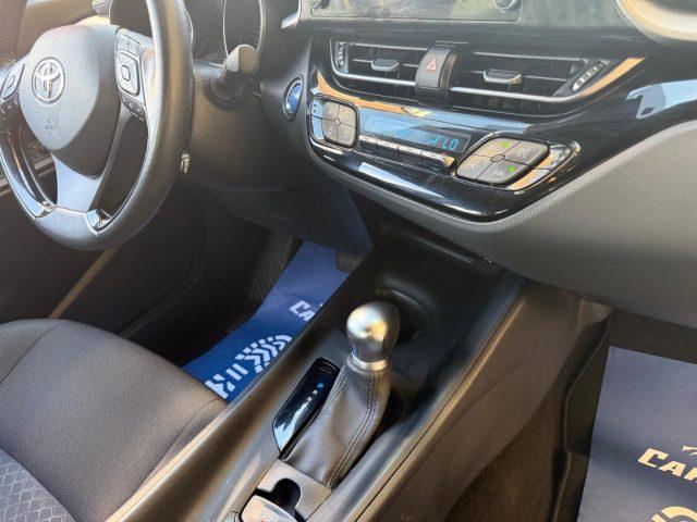 TOYOTA C-HR 1.8 Hybrid E-CVT Business
